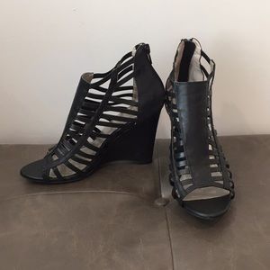 Cute Dressy Black Wedges!